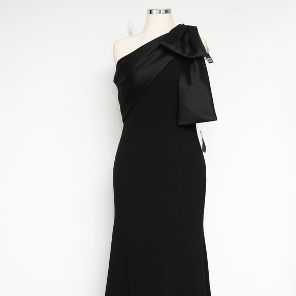 Betsy & Adam - Carmela Long Scuba Crepe Dress With Satin Bow - Picture 7 of 15